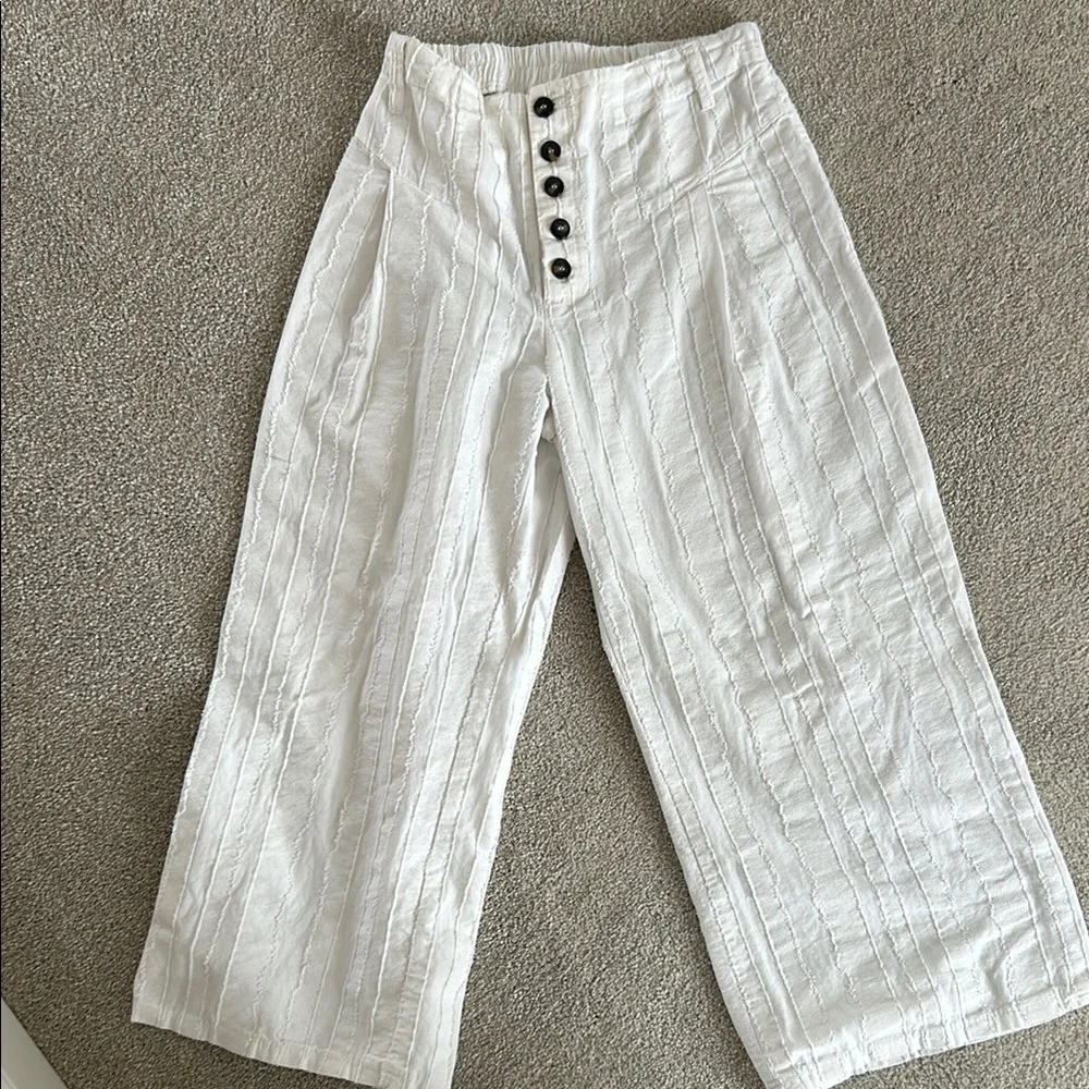 White Wide-Leg Buttoned Pants - Picture 1 of 5